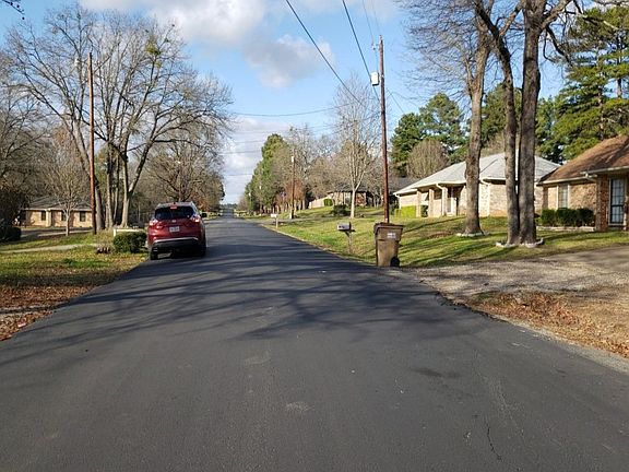 4th image of 15982 Echo Glen Dr