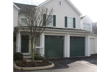 379 Sycamore Woods Ln, Columbus, OH