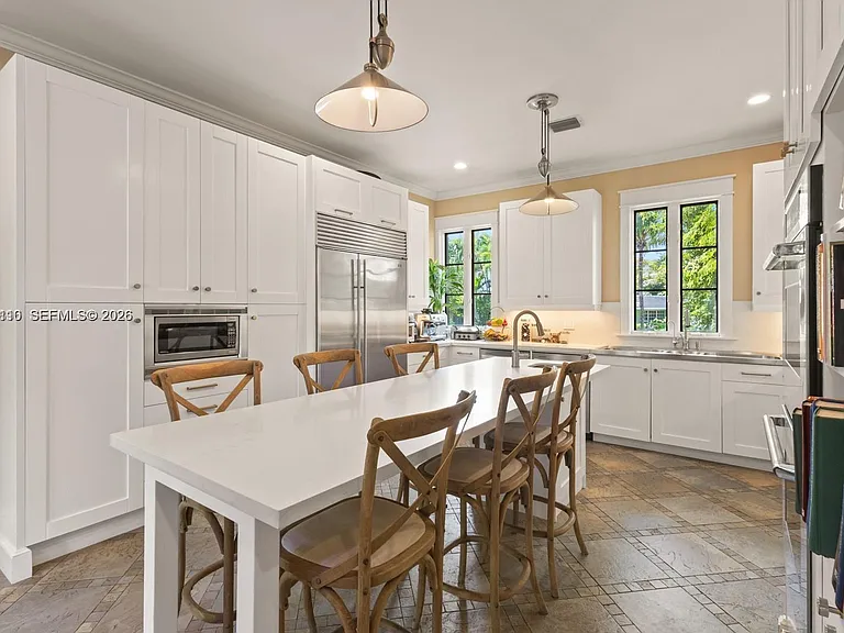 685 Harbor Ln — Photo 22