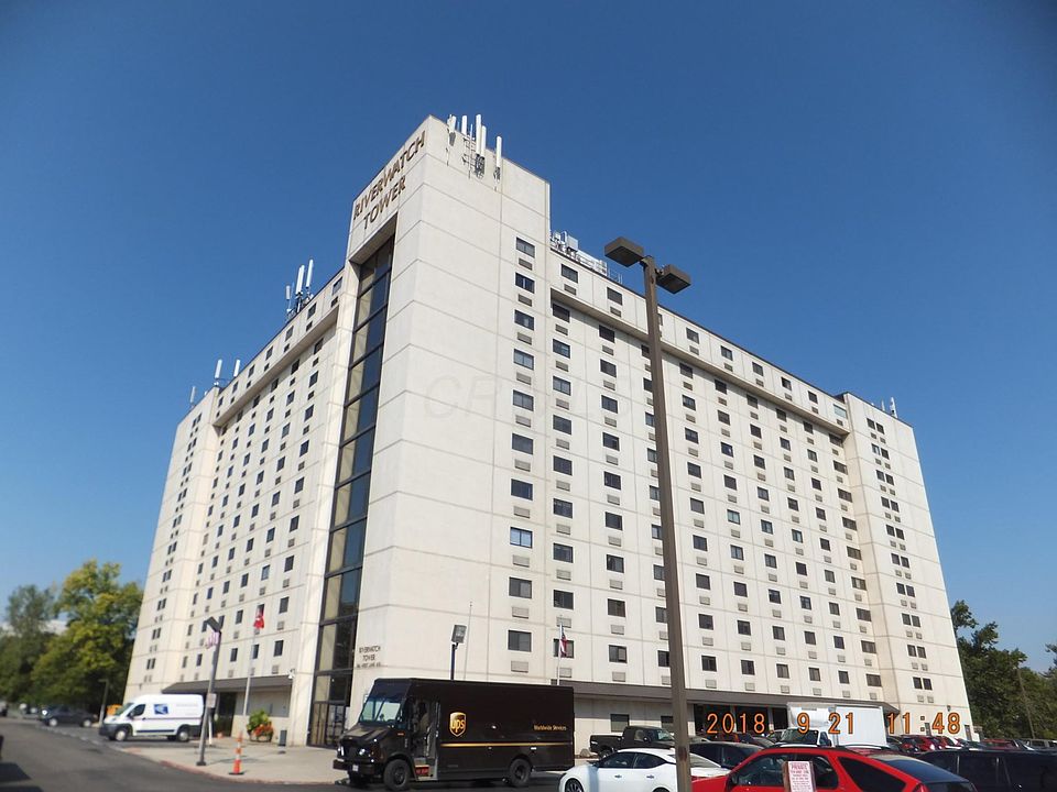 1st image of 364 W Lane Ave