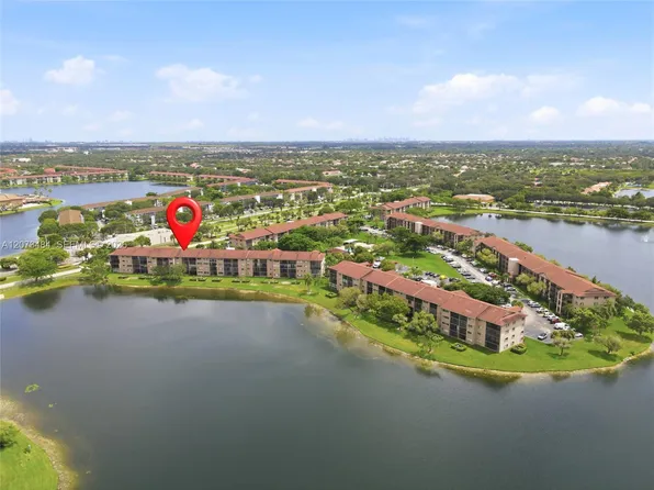 13701 SW 12th St APT 311A, Pembroke Pines, FL 33027