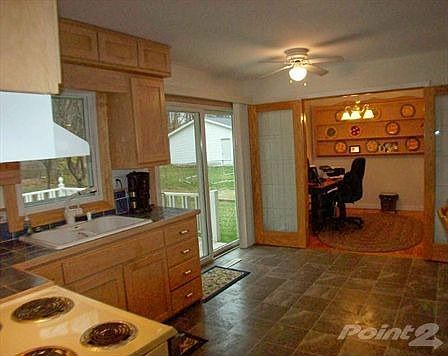 500 DADSON KITCHEN FROM LAUNDRY