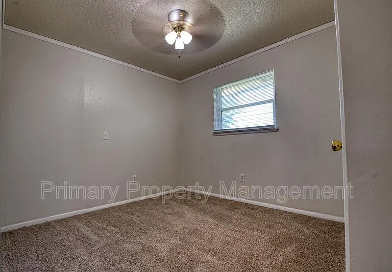924 NW 14th St — Photo 15