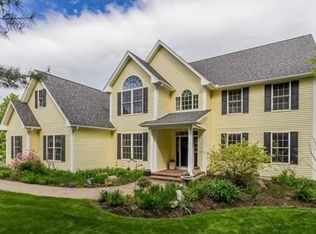 3 Deerfield Dr, Wilbraham, MA 01095