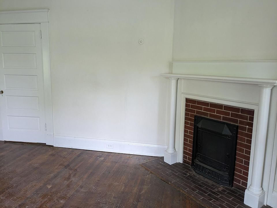 West/North bedroom, facing South