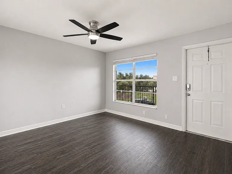 Phillippi Square Apartments — Photo 27