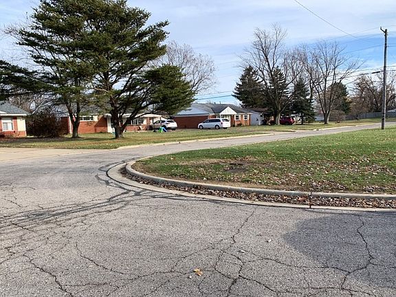 4th image of 451 Rosewood Ct