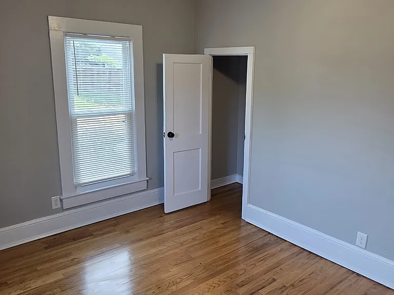 204 Maywood Ave — Photo 14