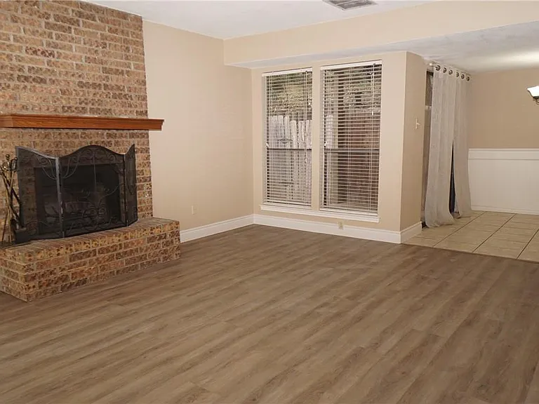 6525 Hart Ln — Photo 6