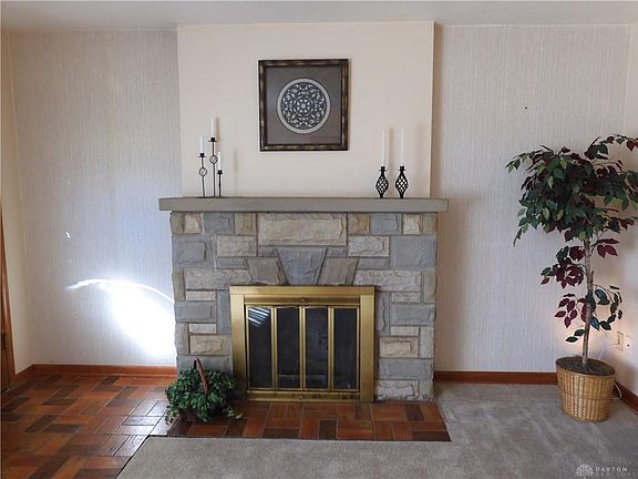 3rd image of 3876 Villanova Dr