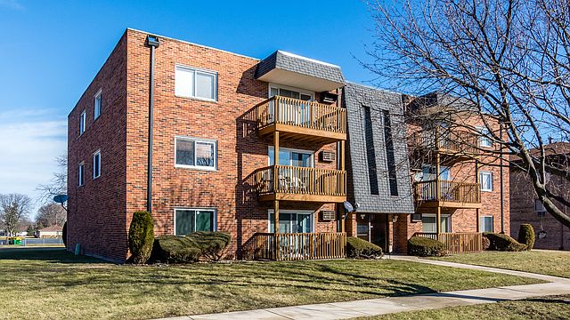 1st image of 5752 W 128th St Unit 102