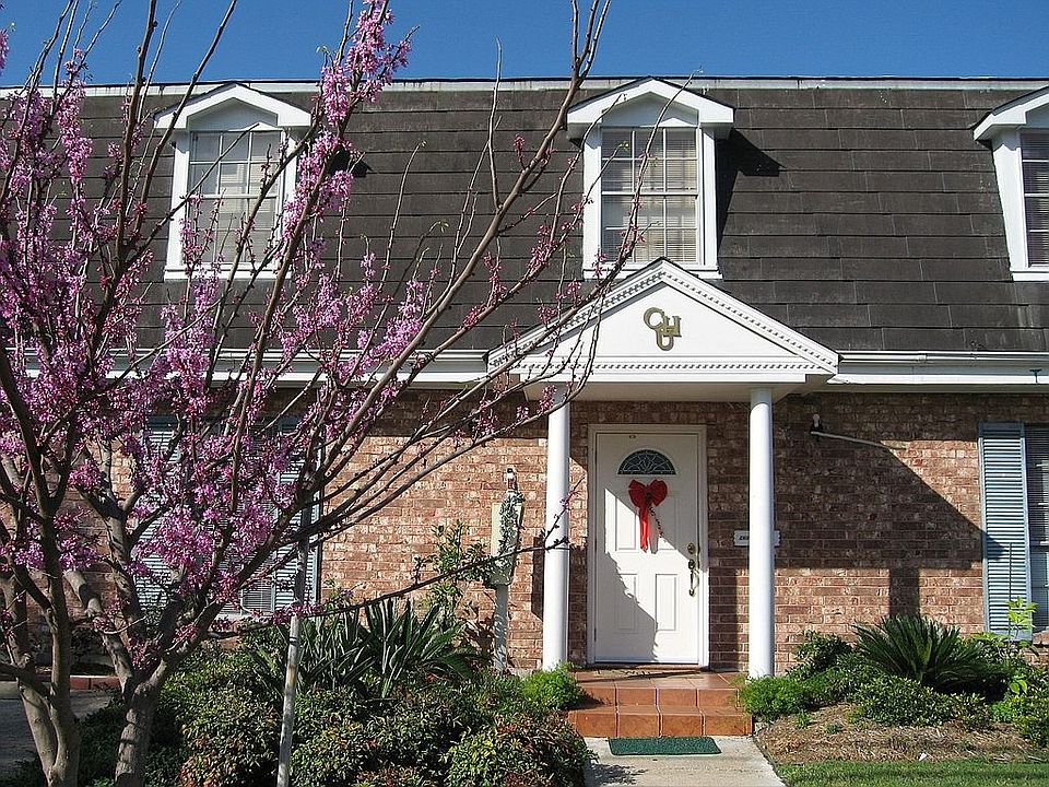 2nd image of 3000 Harvard Ave