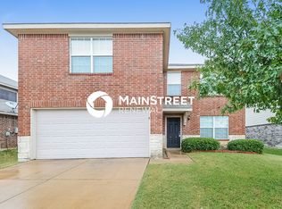 8536 Star Thistle Dr, Fort Worth, TX 76179