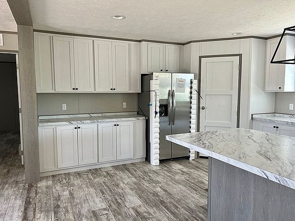 2nd image of 5409 Pebble Ln