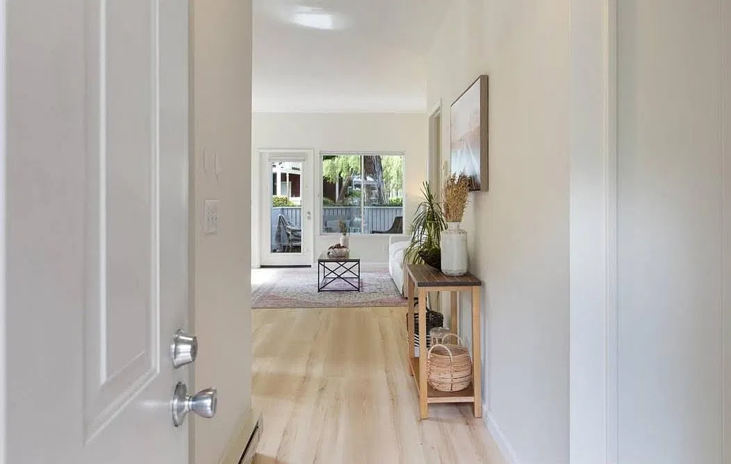 2 bed, 1007 sqft, $3,300 — Photo 3