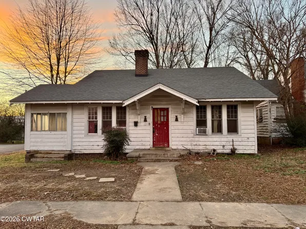 127 S Fairgrounds St, Jackson, TN 38301