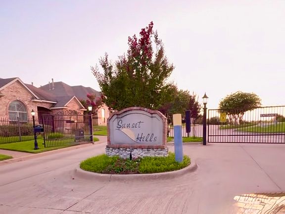 2nd image of 612 Rainbow Creek Ct