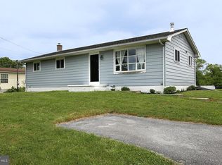 19 Hoover Dr, Jonestown, PA 17038