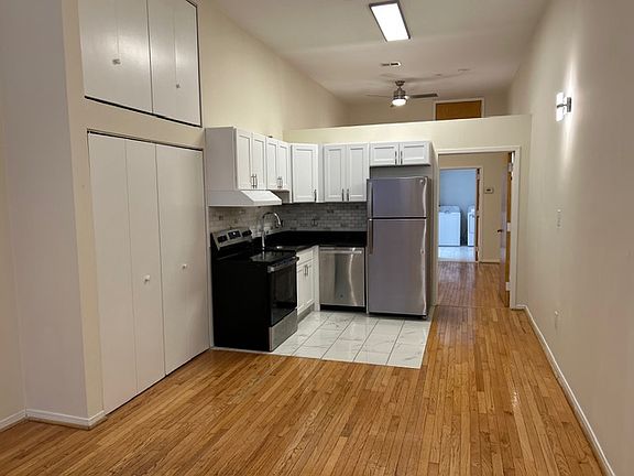 2nd image of 15 S Bank St #24