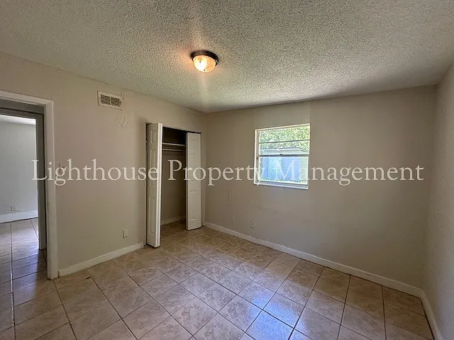 1490 W 33rd St — Photo 4
