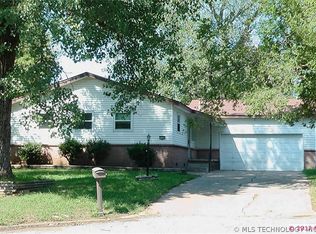 516 E Fort Worth Dr, Broken Arrow, OK 74012