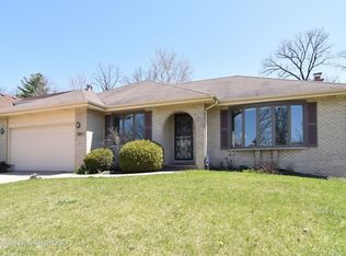 8867 Dryden St, Woodridge, IL
