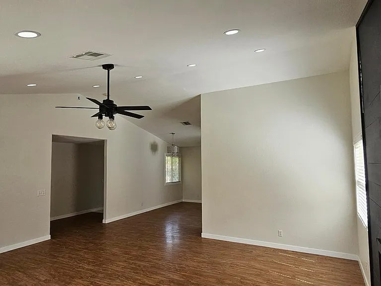 424 E Avenue J11 — Photo 13