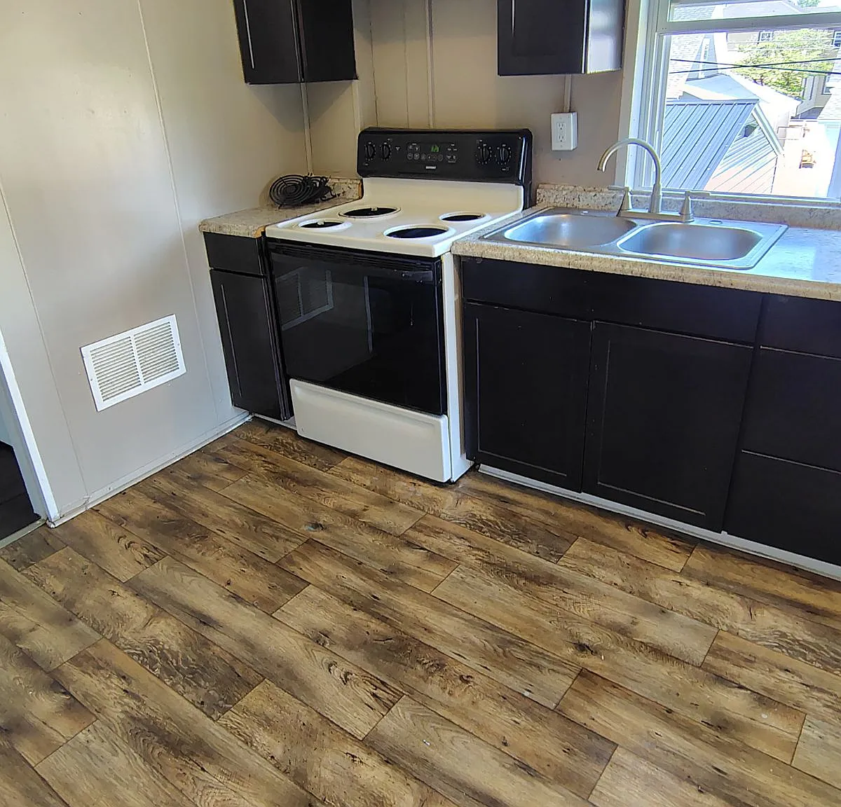 3 bed, 1101 sqft, $1,050 — Photo 1