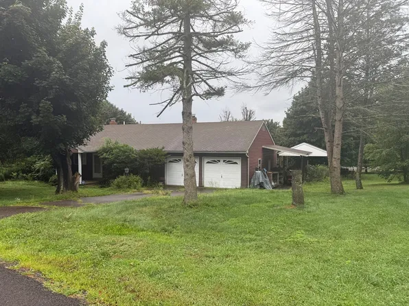 33 Kings Rd, Drums, PA 18222