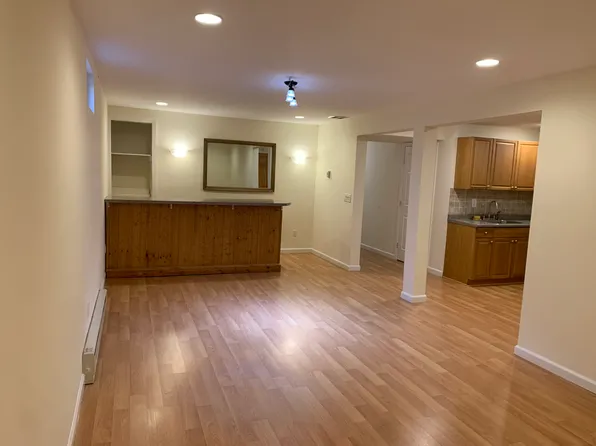 (undisclosed Address), Syosset, NY 11791