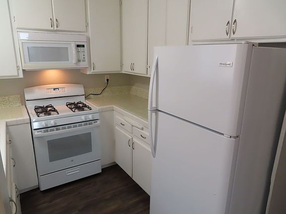 5th image of 4542 Cherokee Ave APT 7