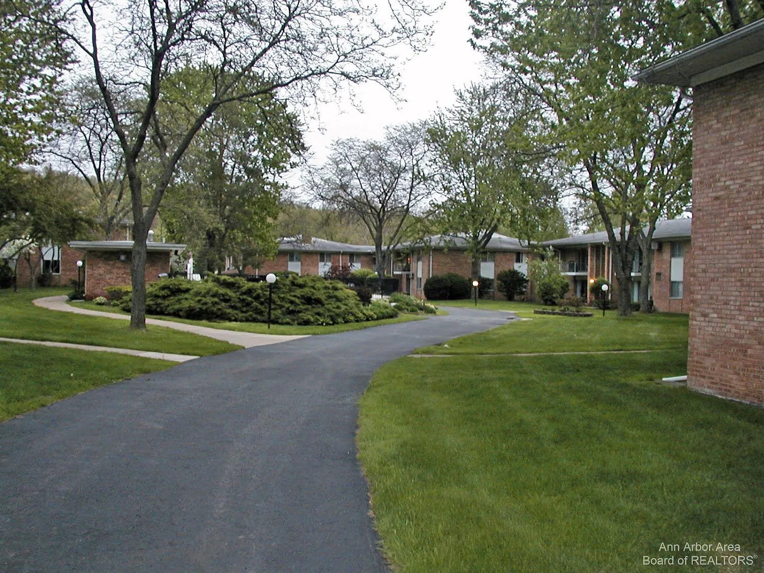 2 bed, 1.0 bath, 871 sqft, $1,800 — Photo 1