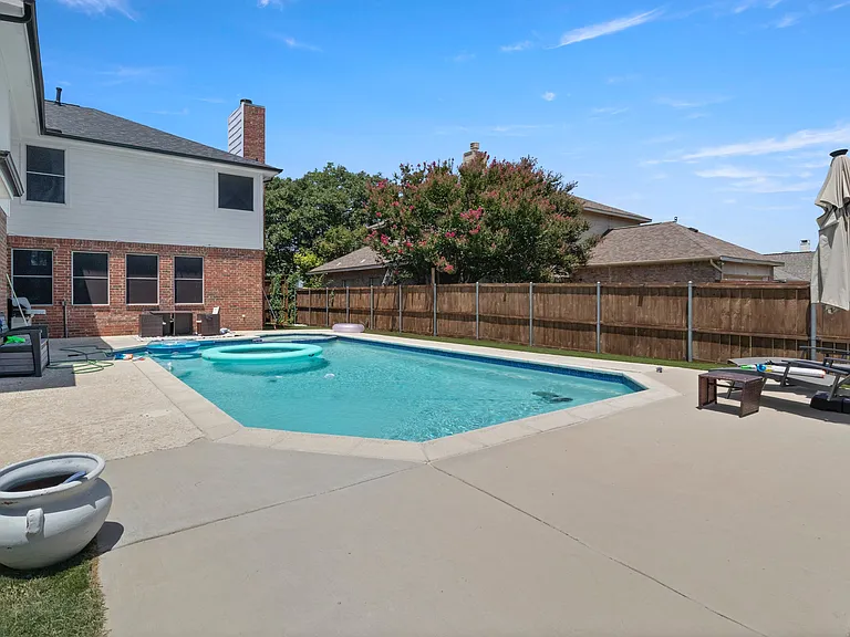735 Yellowstone Dr — Photo 23