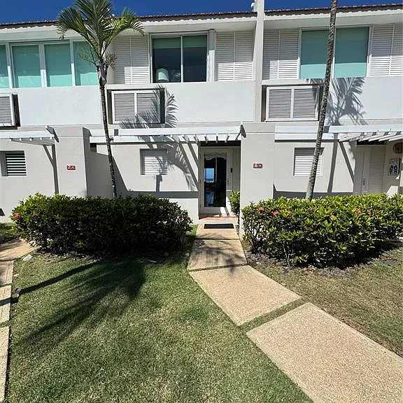OCEAN VILLAS 6 — Photo 2