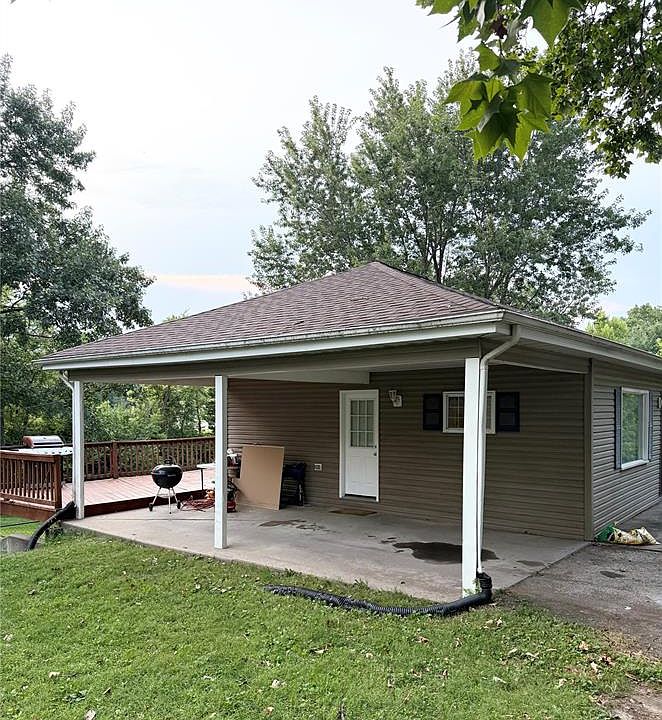 2nd image of 3700 Leonard Ave