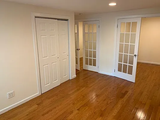 Rented by Dekom Inc. | media 27