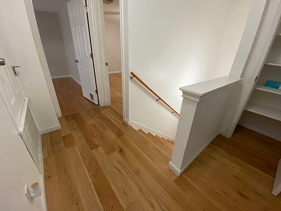 5th image of 402 Benetton Dr