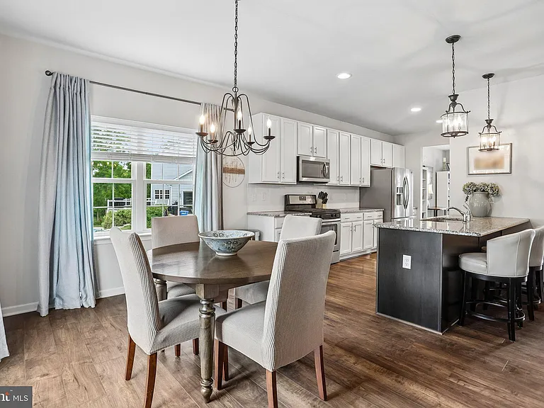 427 Green Meadow Dr — Photo 19