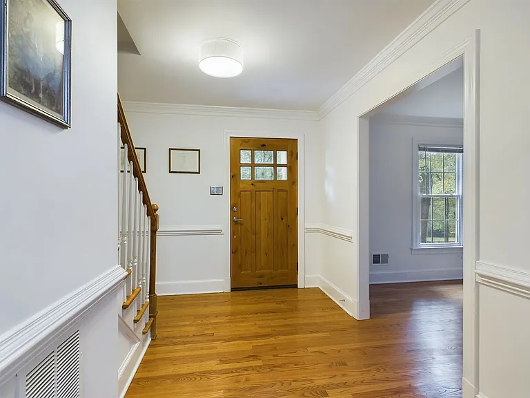 10211 Windbluff Dr — Photo 8