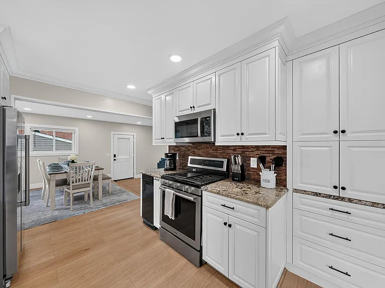 2115 E Hudson Ave — Photo 27