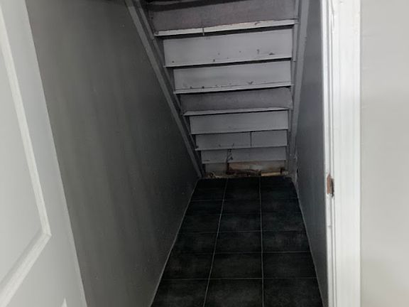 3rd image of 5207 Woodland Ave #1F