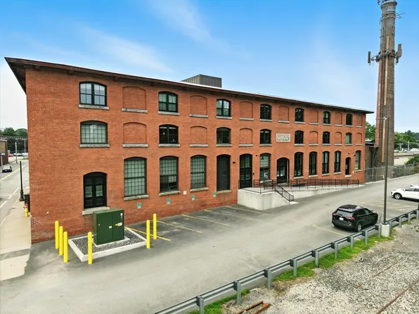 55 Sterling St #112, Clinton, MA 01510