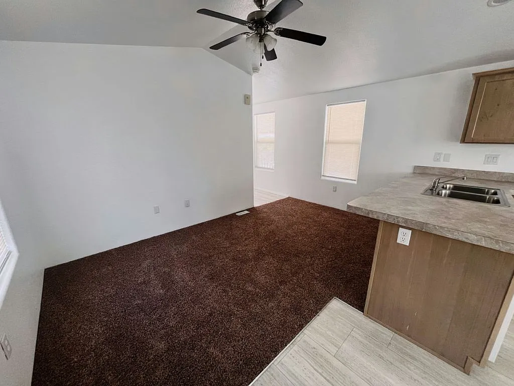 2 bed, 2.0 bath, 960 sqft, $1,449 — Photo 2