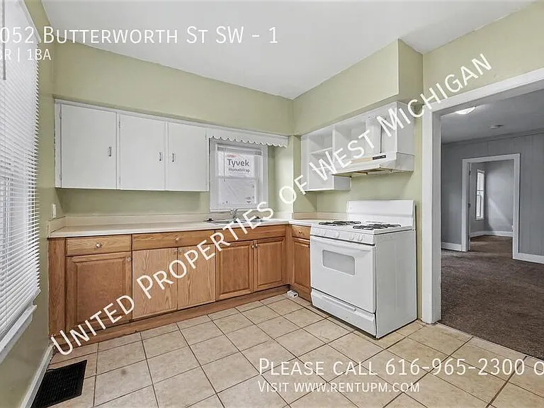 1052 Butterworth St SW #1 — Photo 5
