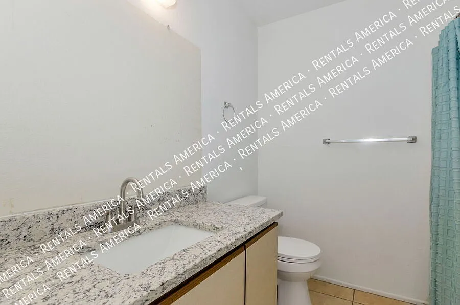 West side 2 bedroom townhome — Photo 1