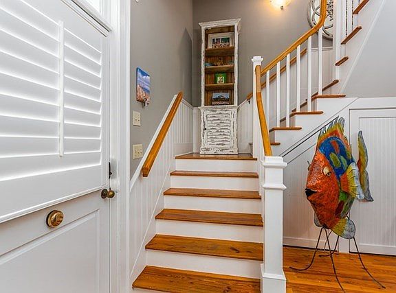 4th image of 18 Coast Cottage Ln