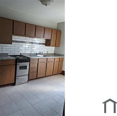 3rd image of 98 Lincoln St #2