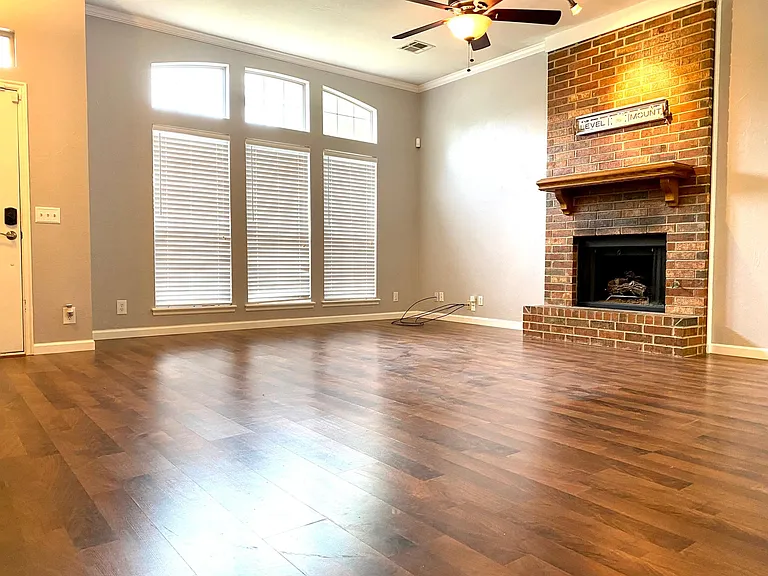 1020 Pruett Dr — Photo 2