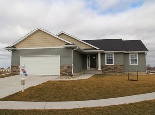 7080 York Ave, Marion, IA 52302