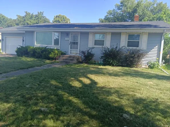 2145 Mesabi Ave, North Saint Paul, MN 55109